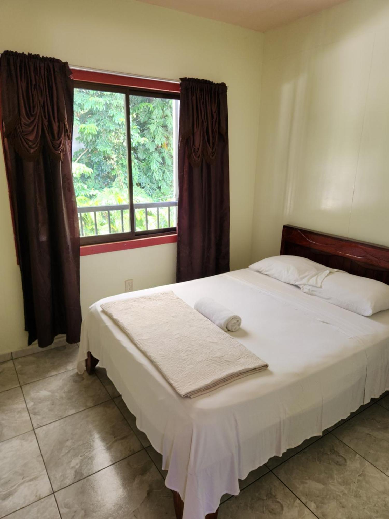 Family Hotel Puerto Viejo de Talamanca Esterno foto